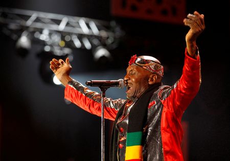 Jimmy Cliff, pioneiro da música reggae, morre aos 81 anos