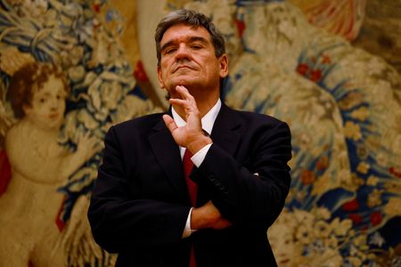 É improvável que o BCE altere a taxa de juros na próxima reunião, diz Escrivá