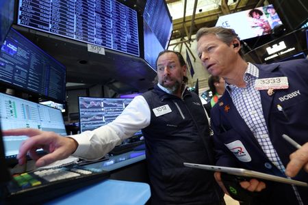 S&P 500 e Nasdaq caem com resultados da Nvidia travando recuperação do setor de tecnologia