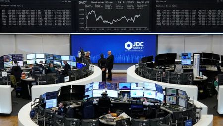 Índice STOXX 600 sobe por otimismo com corte de juros dos EUA; negociações de paz na Ucrânia entram em foco