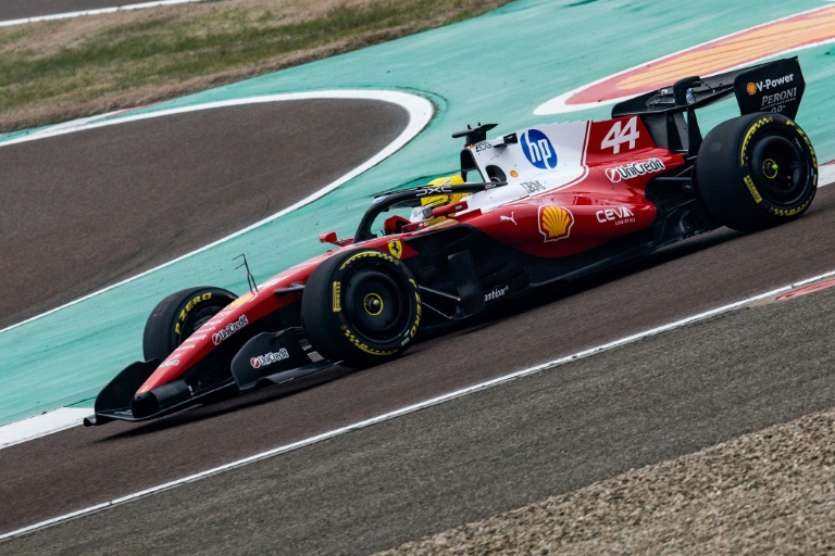 Hamilton considera novo regulamento da F1 'maior desafio' de sua carreira