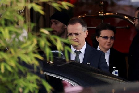 Negociações de paz sobre Ucrânia terminam após Zelenskiy afirmar que Rússia está protelando