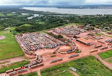 Caminhões com soja acumulam-se em Miritituba, retardando exportação da safra recorde