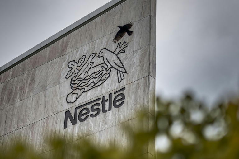 Nestlé retira fórmulas infantis de dezenas de países, entre eles o Brasil