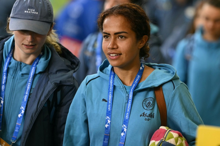 Atacante australiana Mary Fowler revela que ganhou bananas de presente de ex-companheira de time