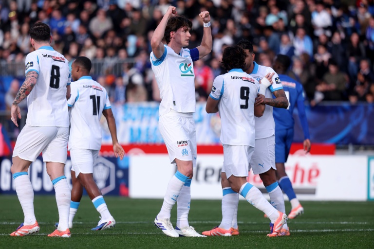 Olympique de Marselha goleia e avança na Copa da França; Monaco elimina Auxerre