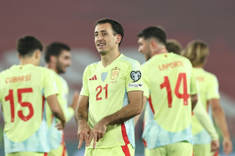 Espanha goleia Geórgia (4-0) e fica muito perto de vaga na Copa do Mundo