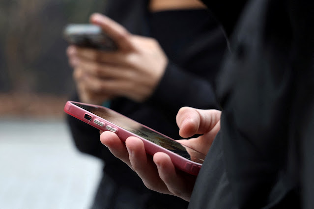 Tribunal da França suspende proibição do uso de redes sociais para menores de 15 anos