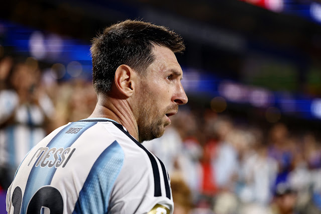 Messi se prepara para tão esperado primeiro confronto contra Inglaterra na semifinal da Copa do Mundo