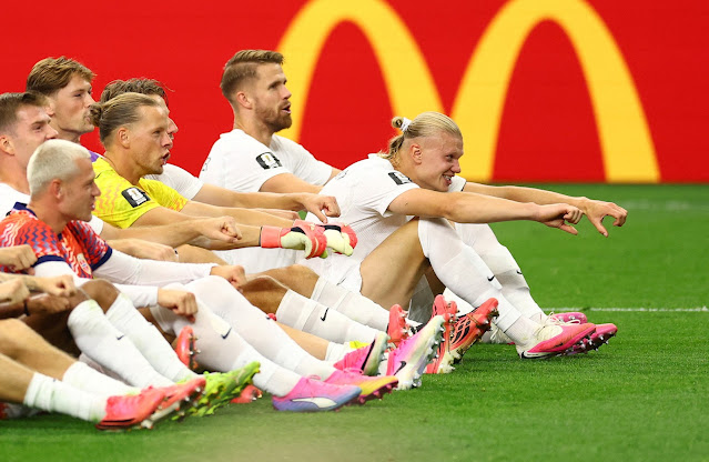 "Haaland-mania" toma conta da Copa do Mundo, com toda a Noruega atrás do seu herói viking