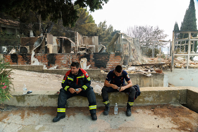 Centenas de pessoas deixam suas casas na Croácia e Grécia, conforme incêndios florestais se alastram pela Europa