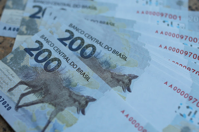Taxas curtas de DIs caem no Brasil com expectativa de retomada de negociações entre EUA e Irã