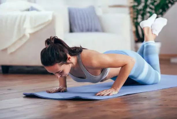 Minitreinos: rotina de exercícios de apenas 15 minutos faz sucesso nas redes sociais