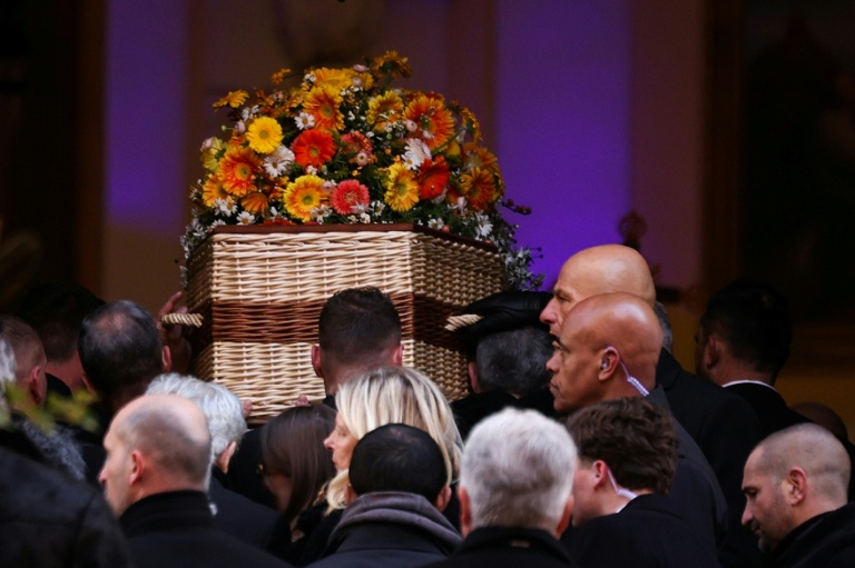 Bardot foi enterrada com camiseta e broche de foca, seu animal emblemático