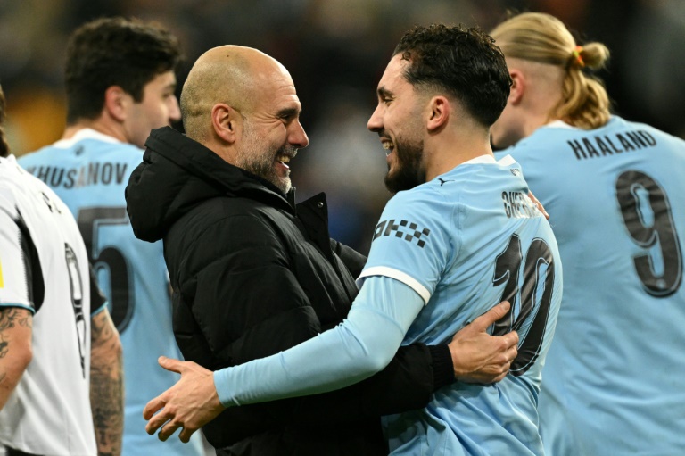 City vence Newcastle (2-0) fora de casa e fica perto da final da Copa da Liga Inglesa