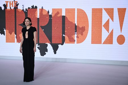 Maggie Gyllenhaal dá voz à companheira de Frankenstein em "A Noiva!"