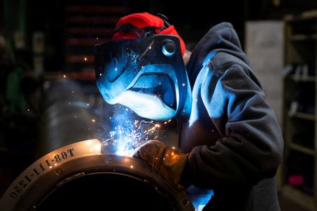 Retração da manufatura dos EUA se aprofunda em novembro