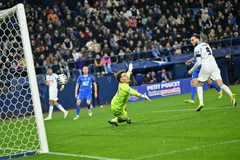 Olympique de Marselha atropela (9-0) time da 6ª divisão e avança na Copa da França