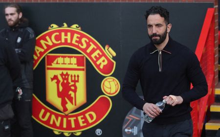 Manchester United demite técnico Rúben Amorim